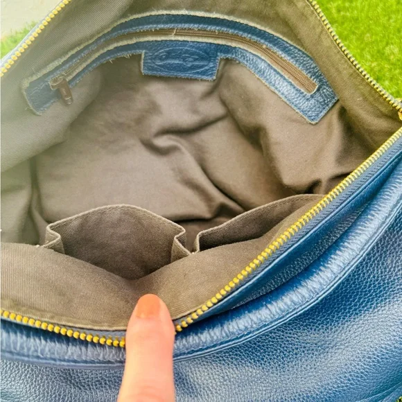 Onna Ehrlich Dark Navy Leather Shoulder Bag - Picture 6 of 16